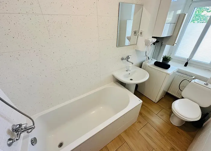 Na Parterze 10 Minut Pieszo Do Centrum & Parking 索波特